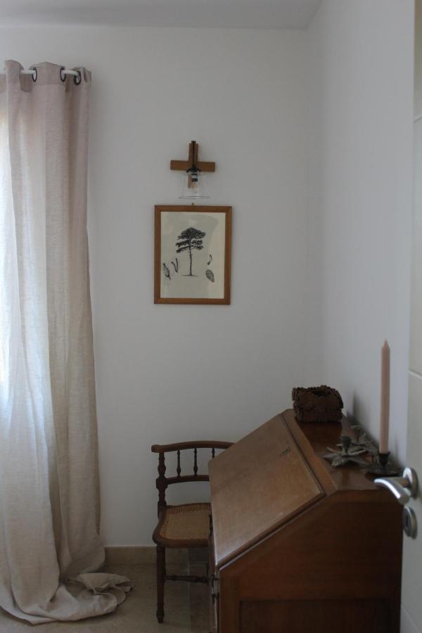 Chez Elles En Provence Villa น็องส์-เลส์-แป็งส์ ภายนอก รูปภาพ