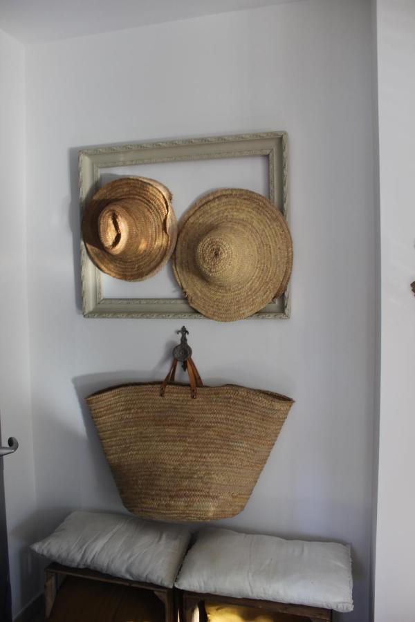 Chez Elles En Provence Villa น็องส์-เลส์-แป็งส์ ภายนอก รูปภาพ