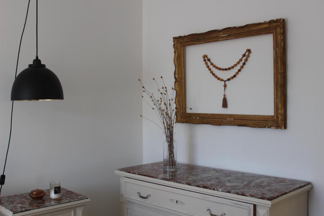 Chez Elles En Provence Villa น็องส์-เลส์-แป็งส์ ภายนอก รูปภาพ
