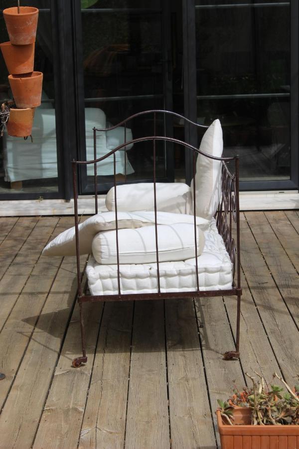 Chez Elles En Provence Villa น็องส์-เลส์-แป็งส์ ภายนอก รูปภาพ